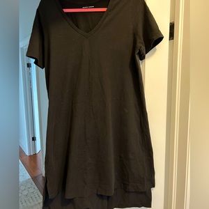 Universal Standard tunic tee